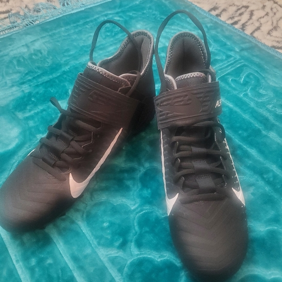 Nike football shoes - Picture 5 of 7